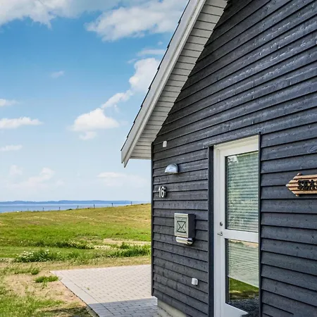 Beautiful Home In Ebeltoft With Sauna